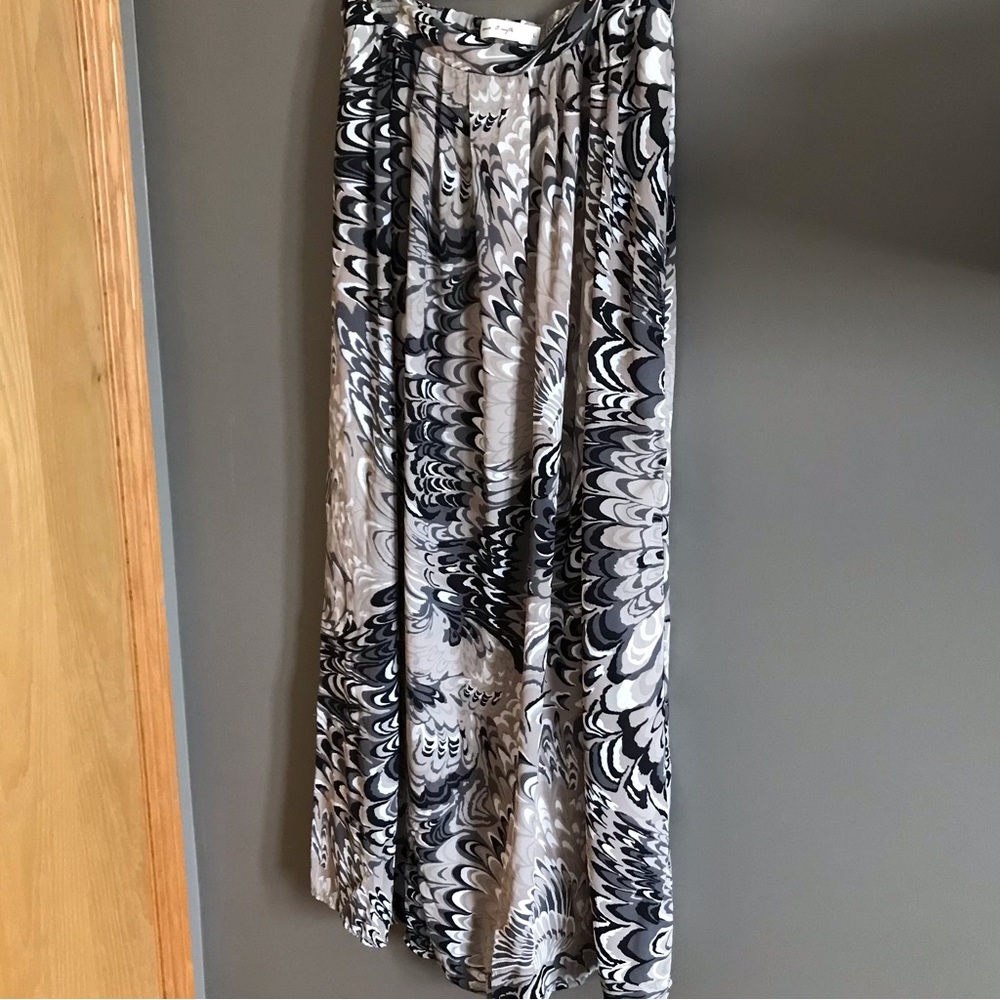 Maxi lined skirt. Cameo & Myth. Large.